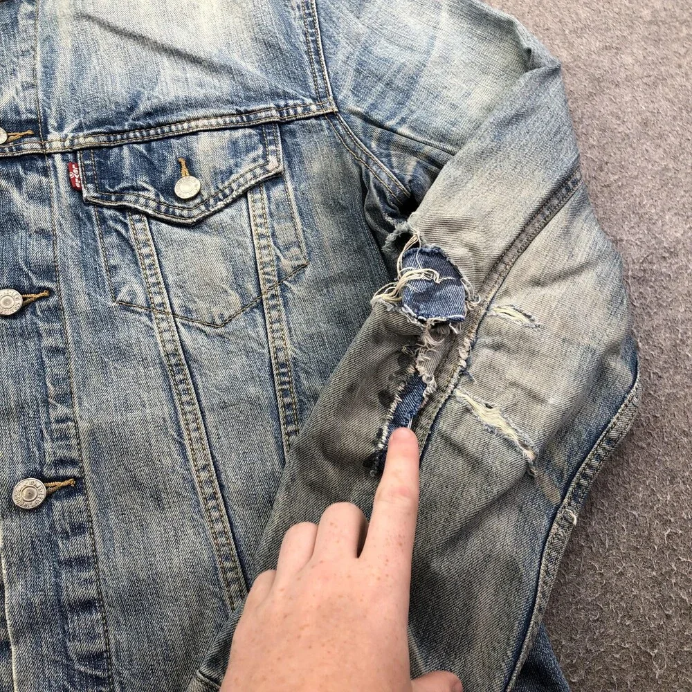 Levi's Jacket Mens Large Blue Denim Bomber Button Ripped Distressed Western